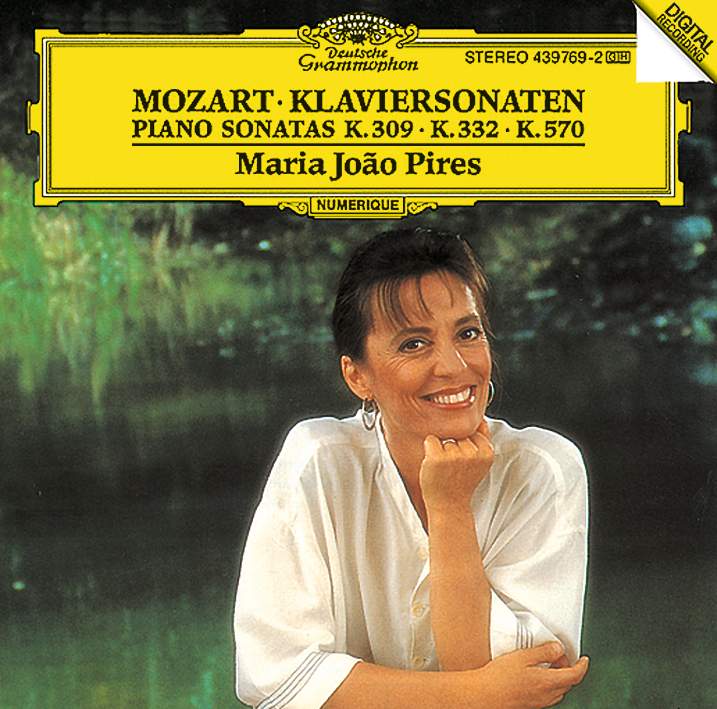 Mozart: Piano Sonatas Nos. 1, 2, 8 and 18 - Deutsche Grammophon