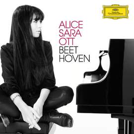 Alice Sara Ott plays Beethoven