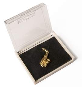 GEWA Pins Saxophones