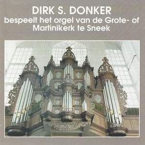Dirk S. Donker bespeelt het orgel van de Martinikerk te Sneek