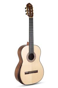 Manuel Rodriguez Classical Guitar MAGISTRAL Spruce & Walnut
