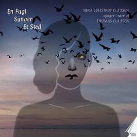 En fugl synger et sted
