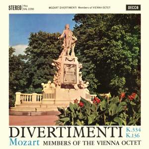 Mozart: Divertimento, K. 334; K. 136/125a