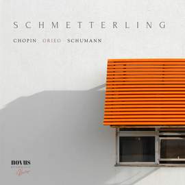 Schmetterling. Piano Music by Chopin, Schumann and Legacy