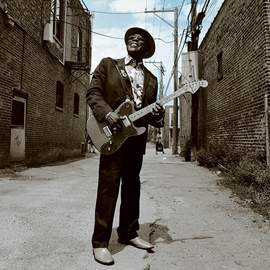 Buddy Guy: What Kind Of Woman Is This